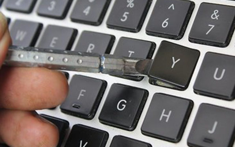 Quy trình thay bàn phím laptop quận 9 tại nhà