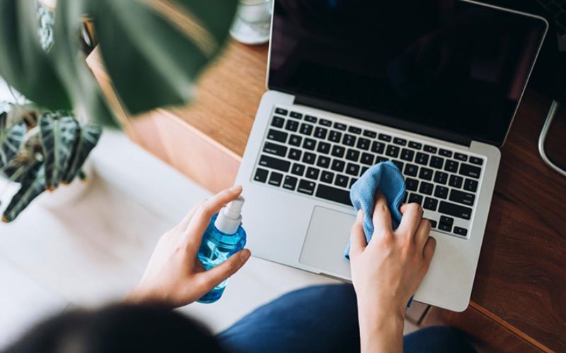 Vệ sinh laptop quận 9