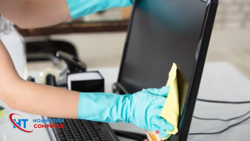 Vệ sinh laptop ở đâu uy tín?